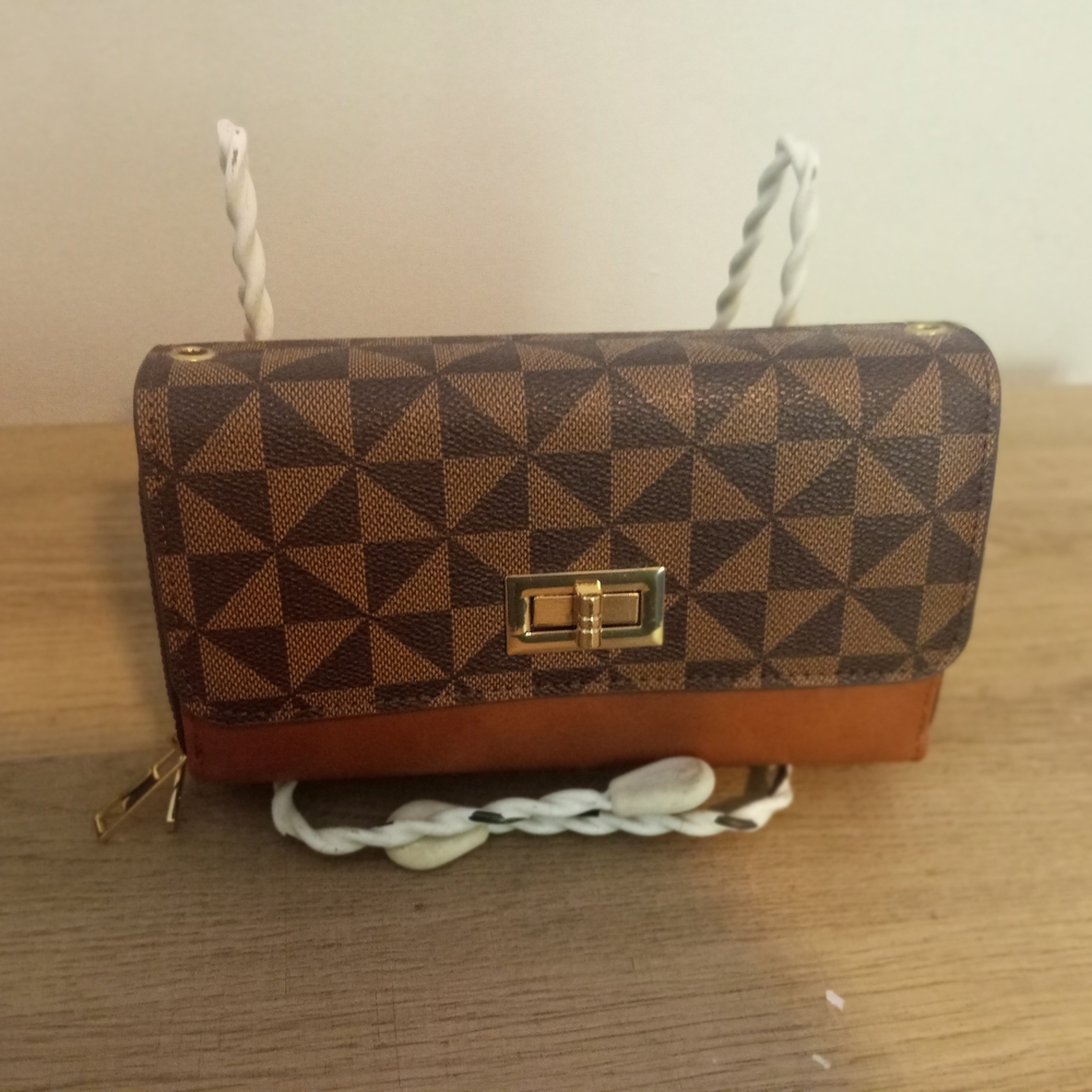 Evening Out Clutch ~ Free Shipping! ☆